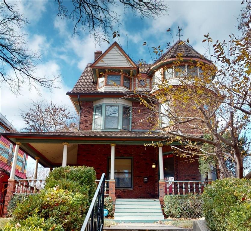 This Longfellow Queen Anne Victorian Is my Pick of the Week