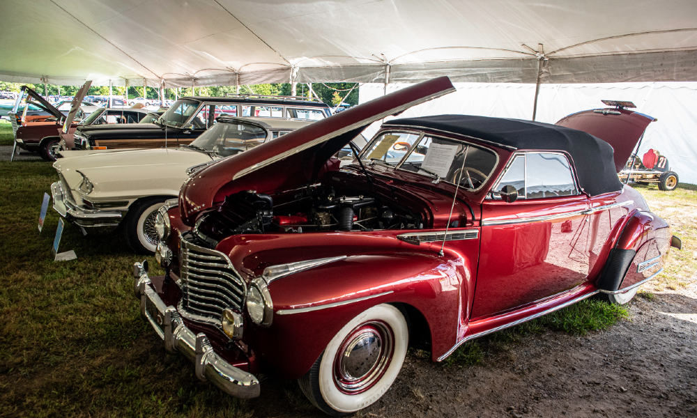 2020 Saratoga Motorcar Auction Scenes From the Day's Socially