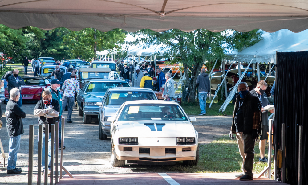 2020 Saratoga Motorcar Auction Scenes From the Day's Socially