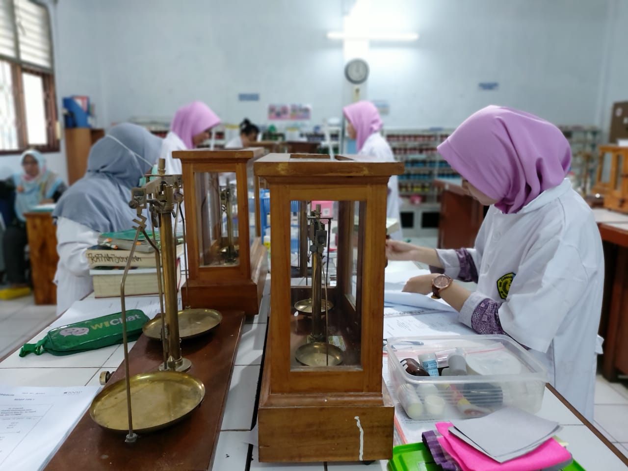 Farmasi Klinis dan Komunitas SMK SARI FARMA Farmasi Klinis dan Komunitas SMK SARI FARMA