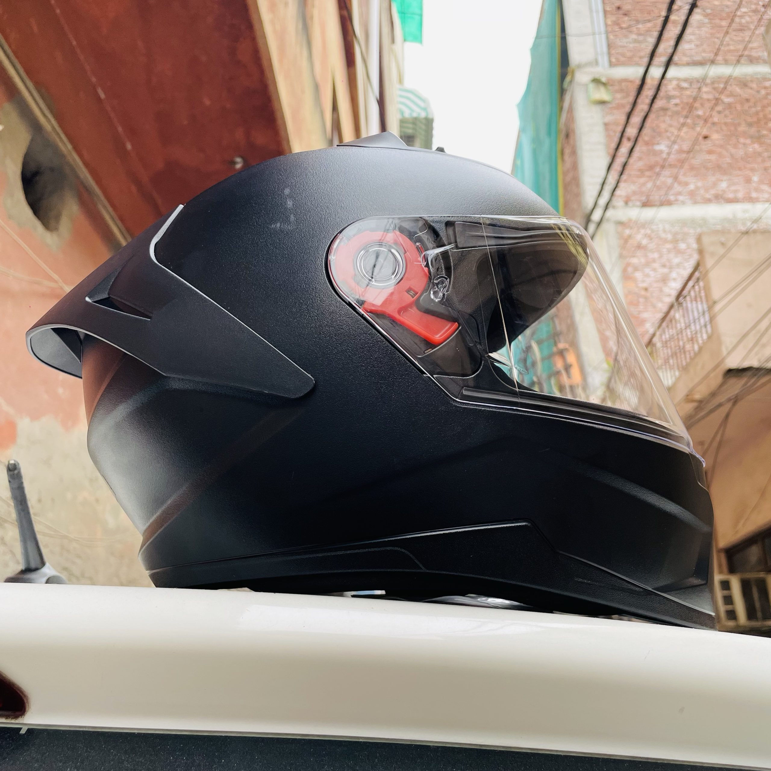 Studds Raider Full face helmet with Spoiler Clear Visor Two wheeler