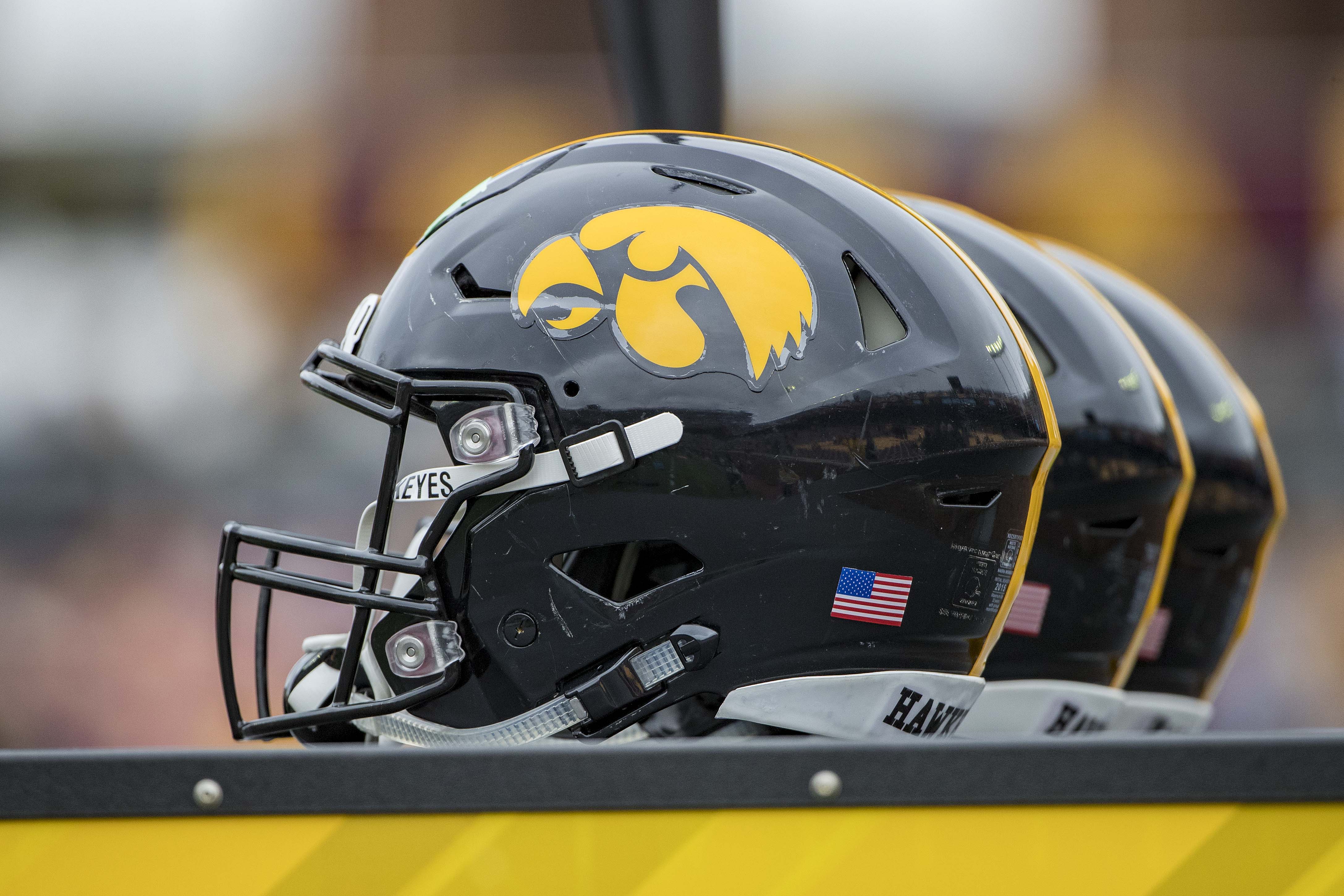 Iowa dips into Illinois for latest addition to 2022 recruiting class