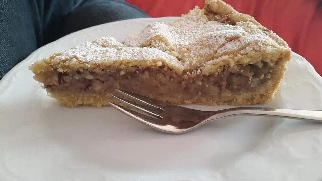 gedeckter Apfelkuchen aus der Stoneware rund Rezepte rund