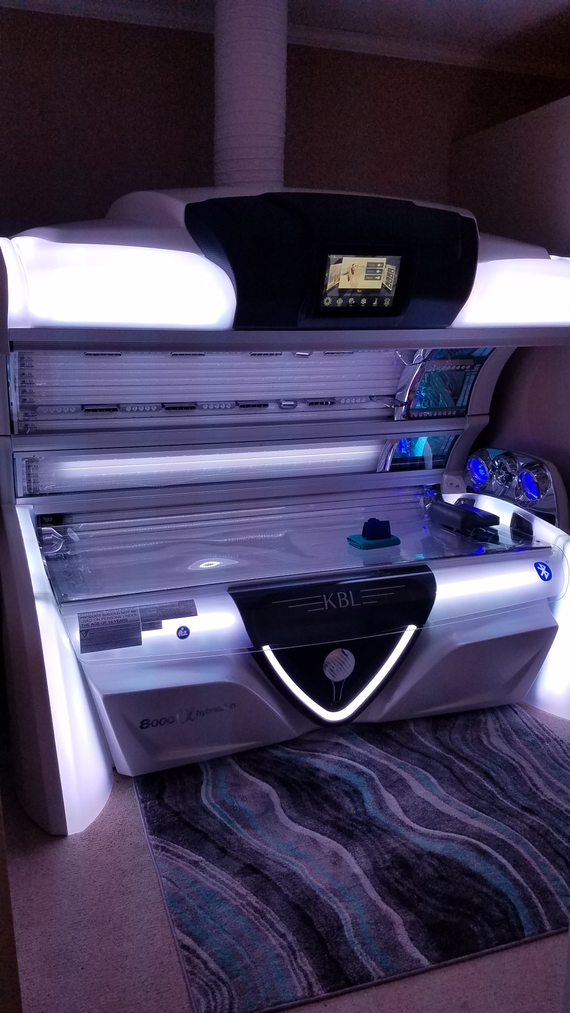 Saule Tanning High Pressure, Low Pressure, and Stand Up Beds 910.