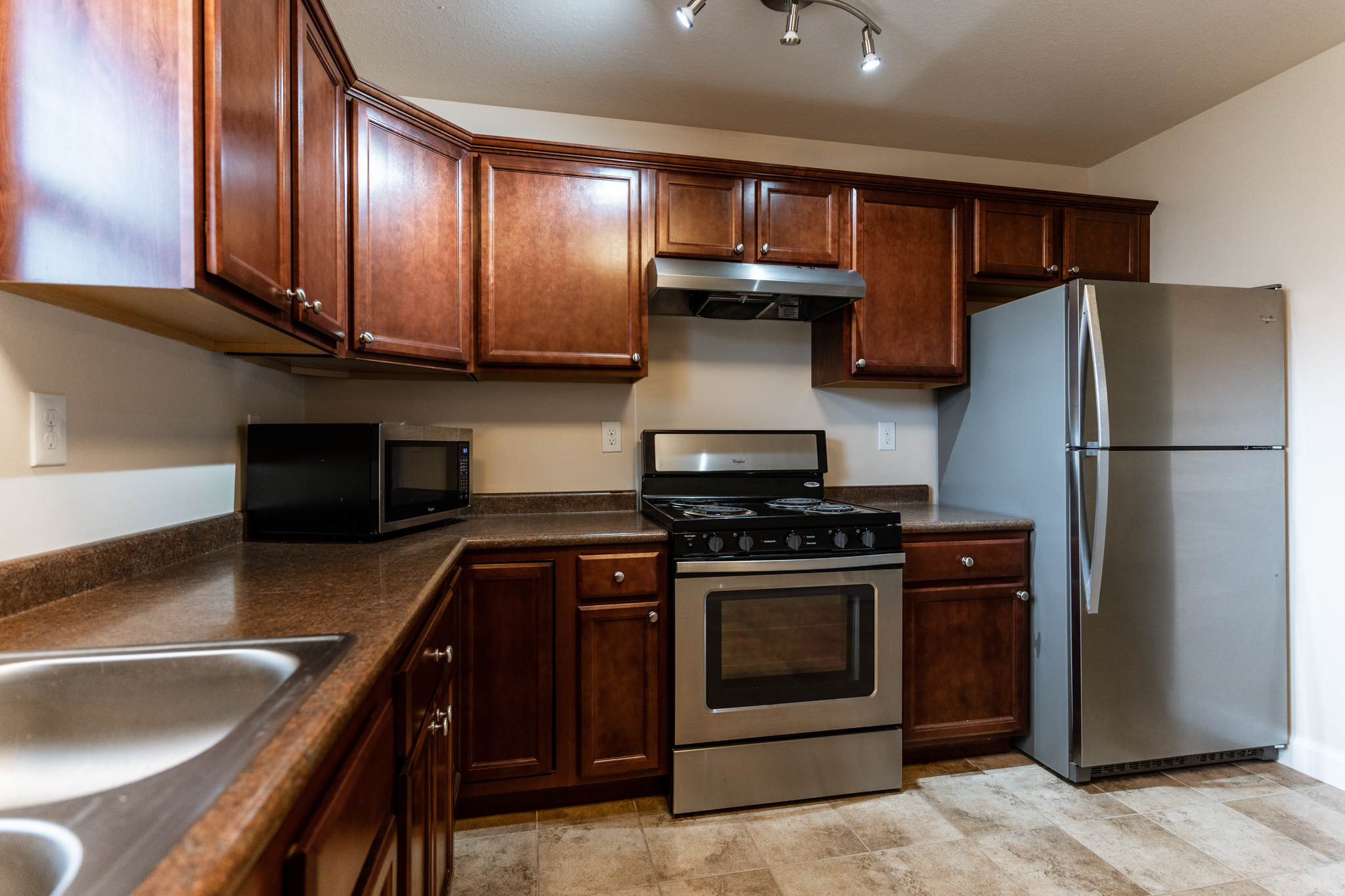 Camden Court Apartments Washington, IL Professional Leasing Services