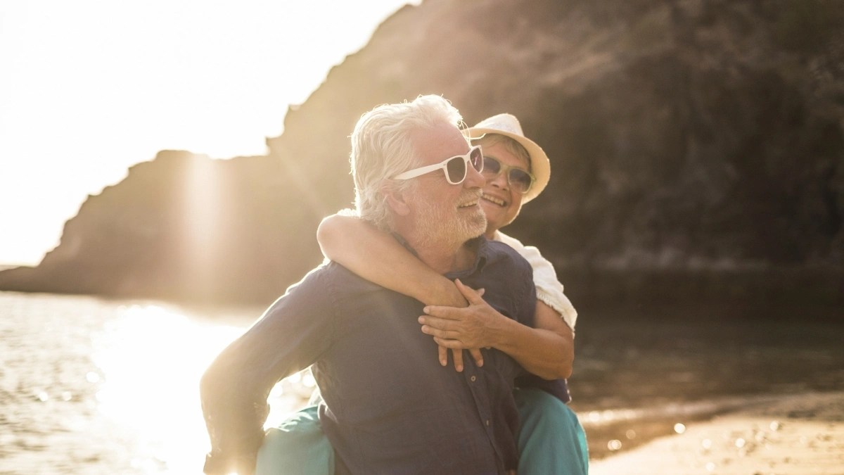 Seniors Reveal How a Daily Stroll at Sunrise Saved Our Lives (You Won(03)