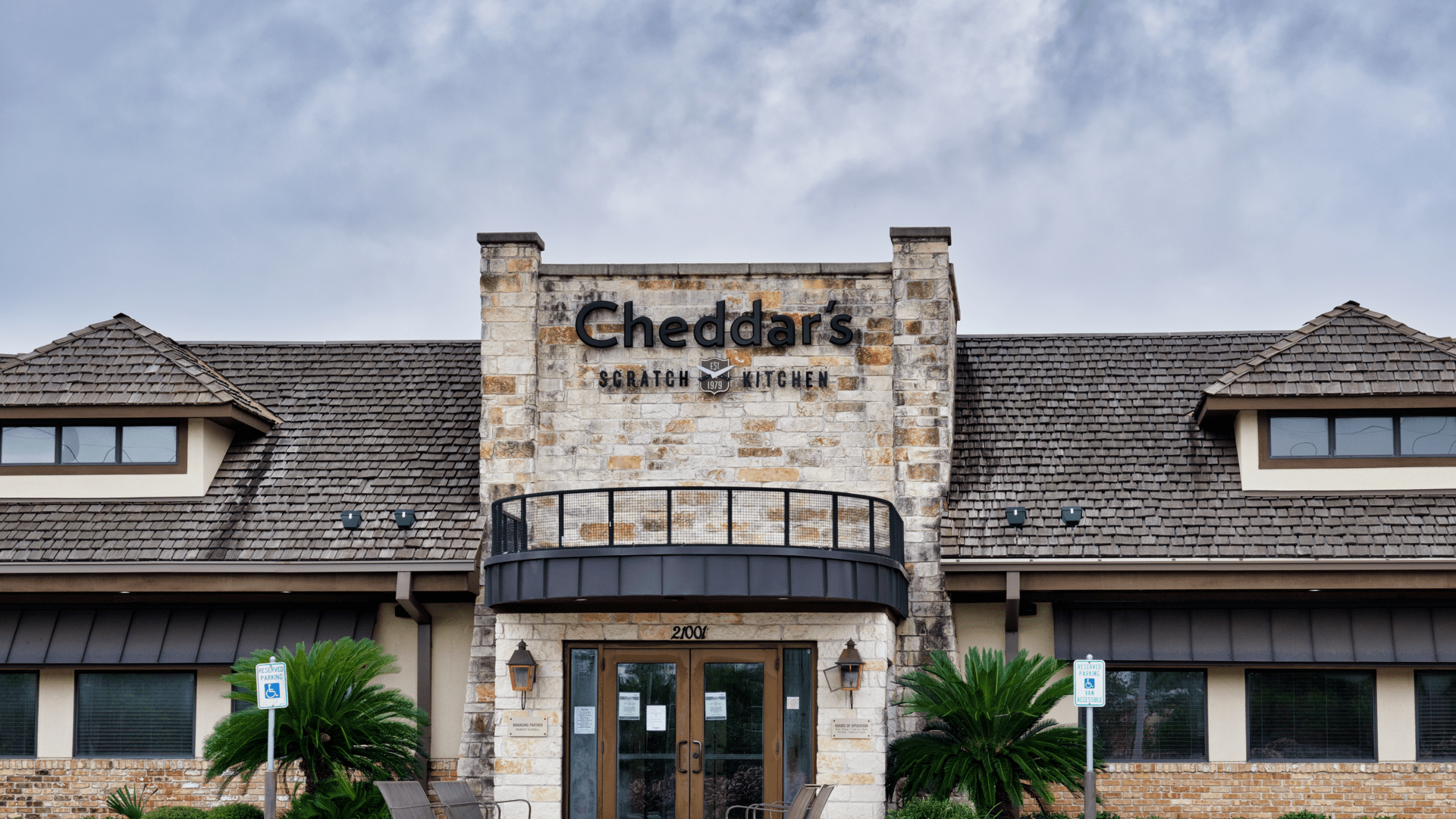 Cheddar's Scratch Kitchen Savvy Perks