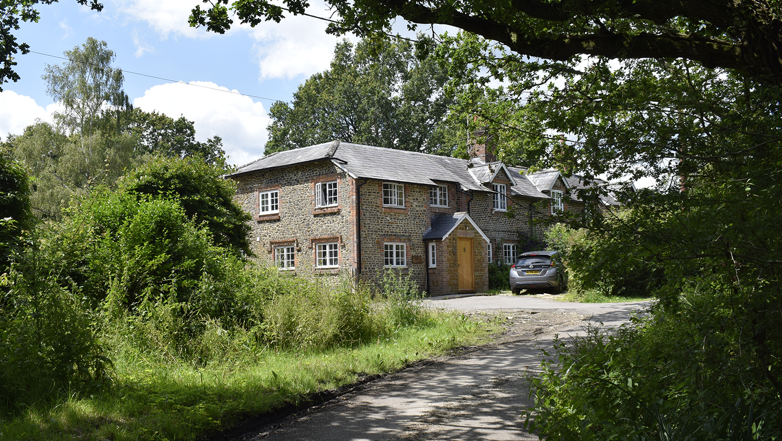 Willow Cottage, Greatham, Hampshire, UK SAWA