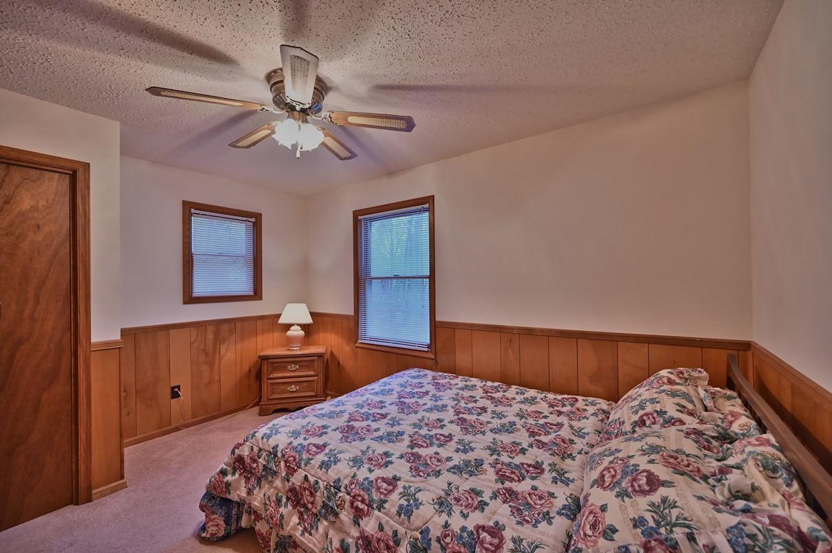 15 Saw Creek Estates