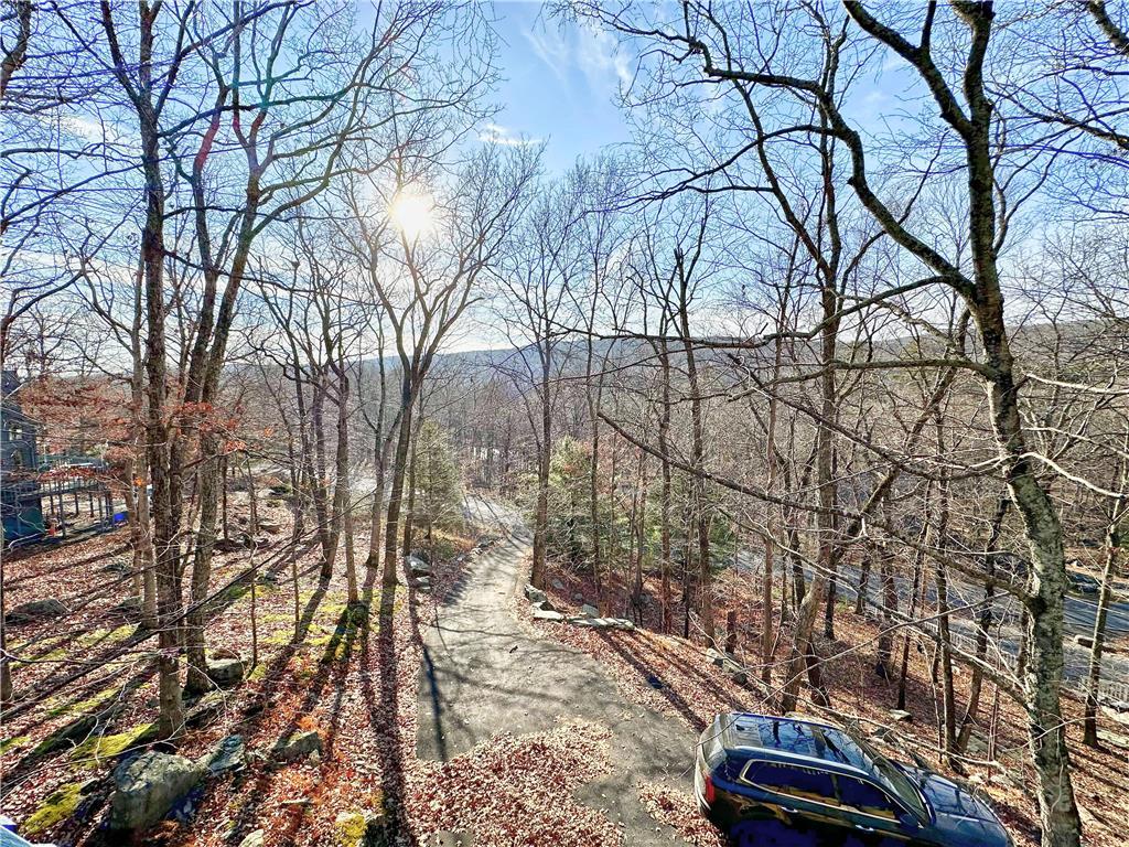 6467 Decker Road, Bushkill, PA Saw Creek Estates