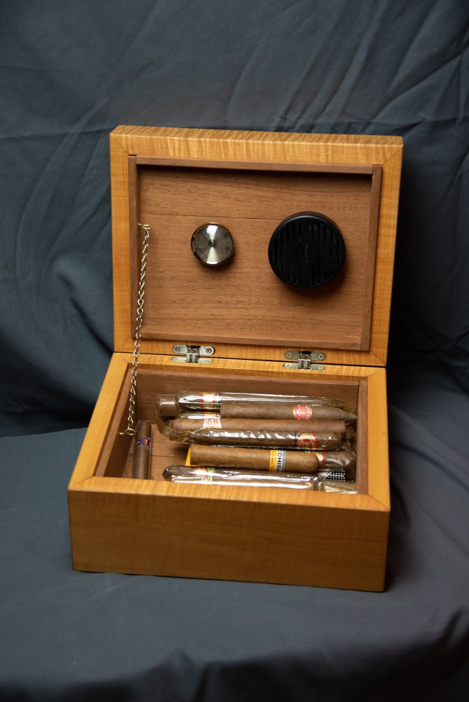 Humidors Sawdusting