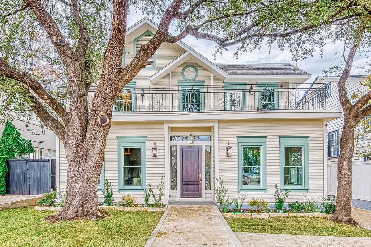 At Home A Historic 1890 Complete Renovation in Monte Vista San