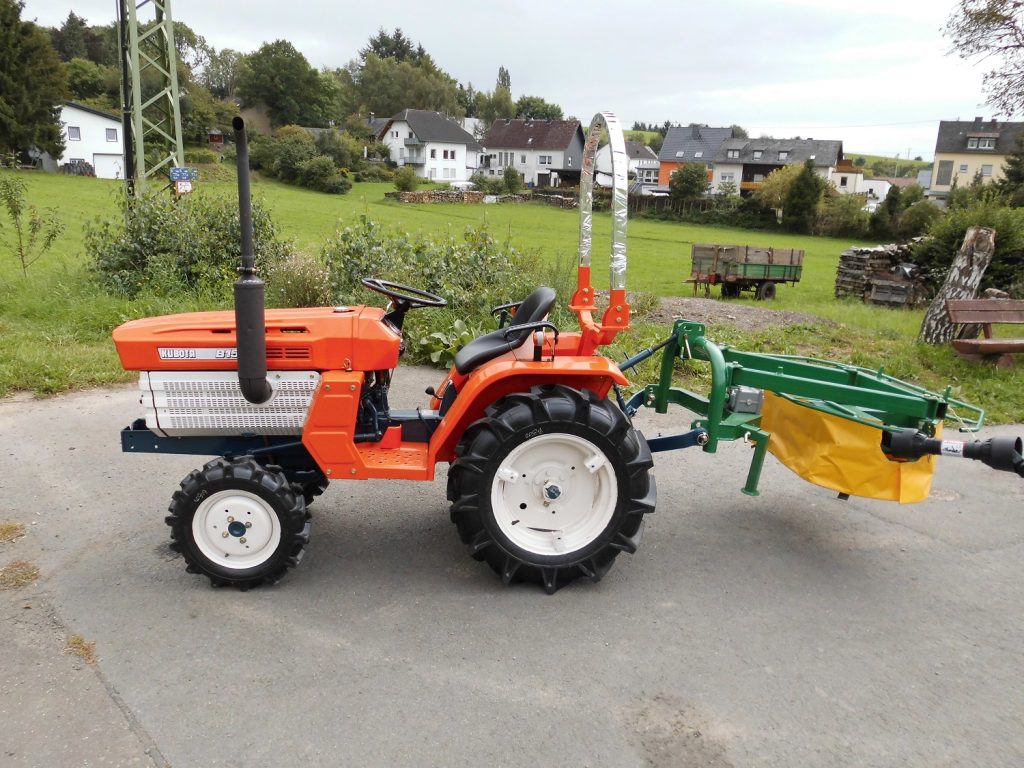 Kubota Traktor B1500 mit Allradantrieb und Kreiselmähwerk L100 SB