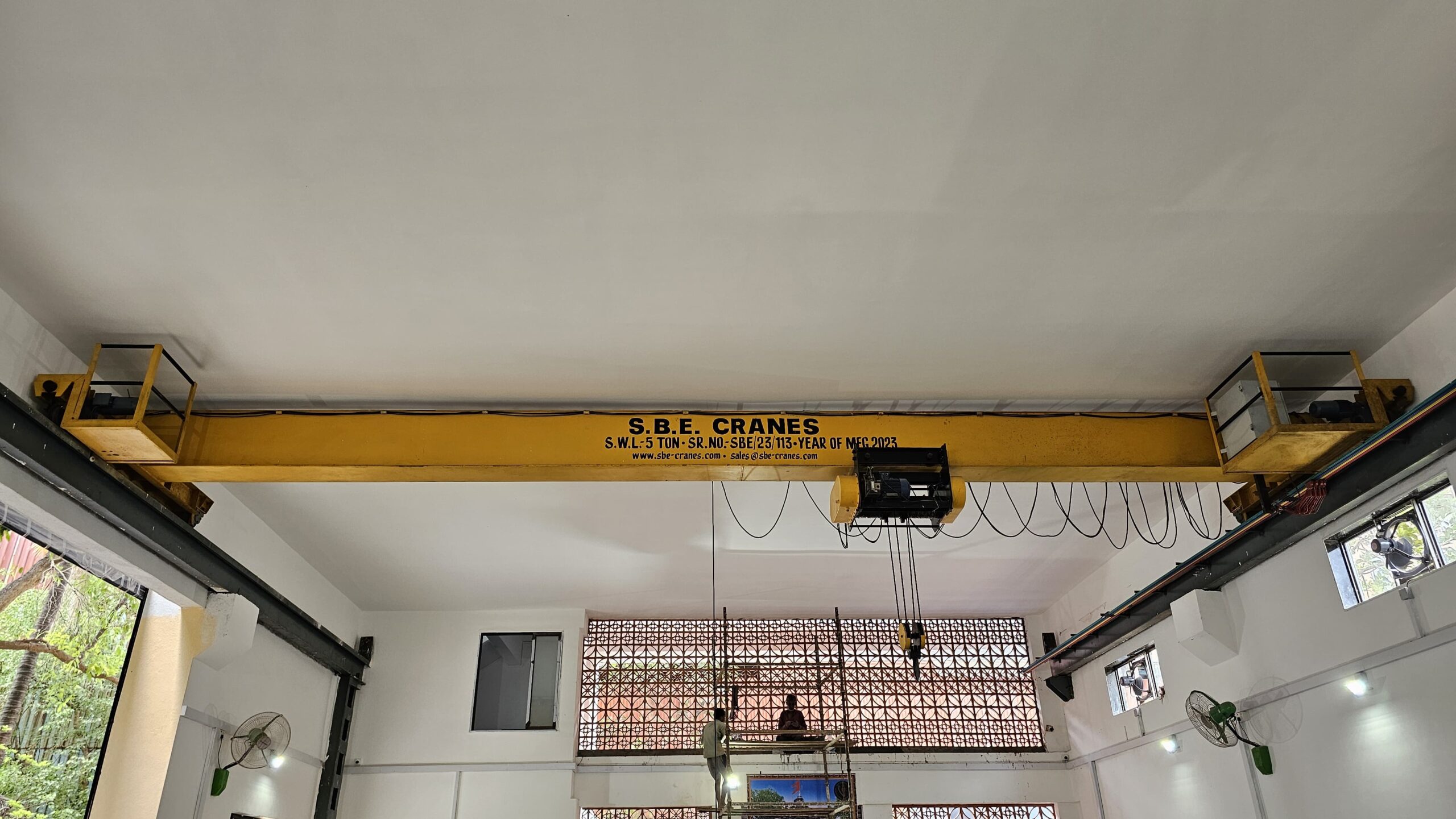 Common Types of Cranes Used in Manufacturing Units SBE CranesLeading