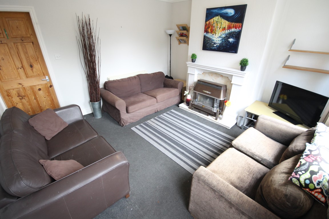 Featherbank Grove, Horsforth, Leeds, LS18 4RD (24051) sbliving sbliving