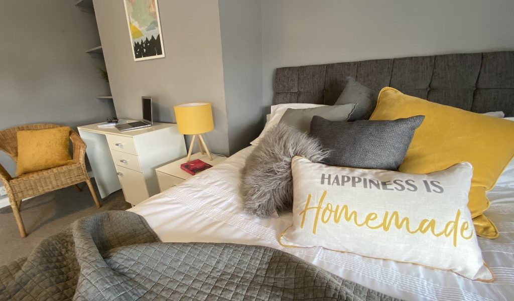 Oakwood Lane, Leeds, LS8 3DD (18937) sbliving sbliving