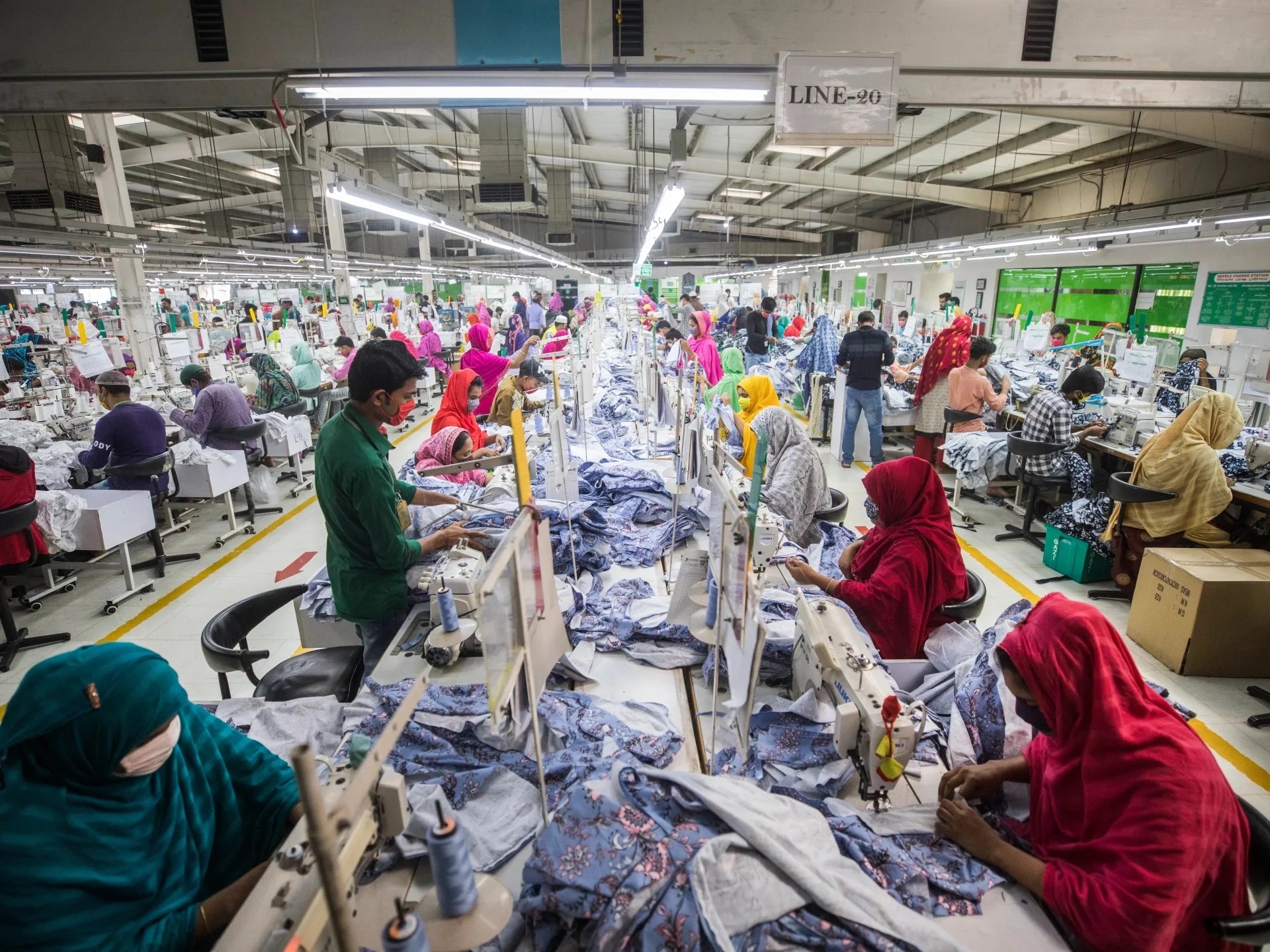 Stylish Wholesale Elegant Aline Pleated Long Sleeve Customizable Lady