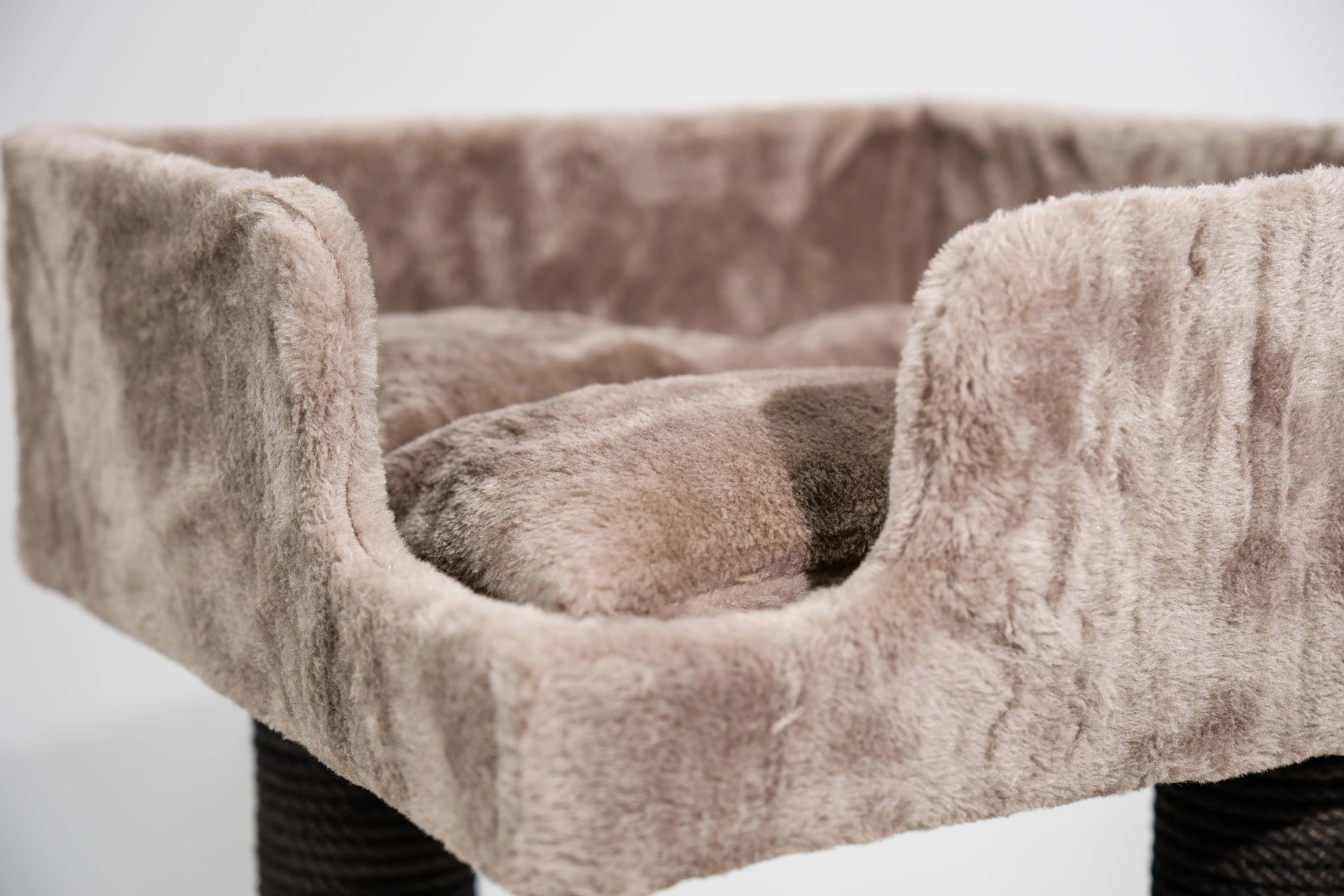 Lyon 2024 High Quality Cat House Scratching Cat Bed And Furniture New
