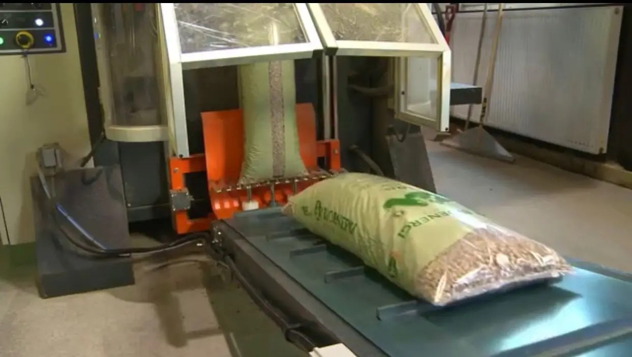 Buy Wholesale Turkey Factory Price New Premium Wood Pellet 6mm En Plus A1 Class Pellet In 15kg