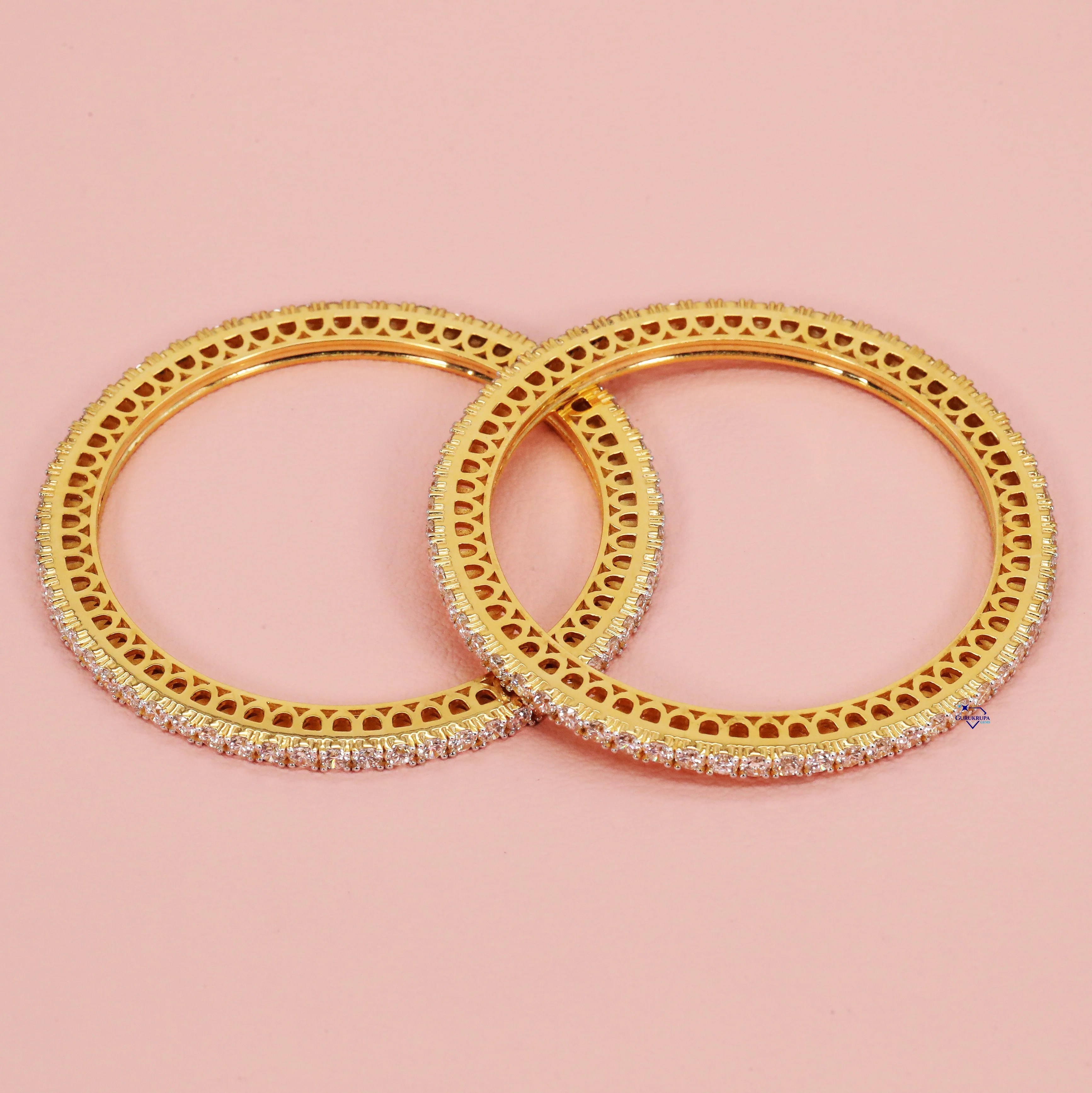 Modern Gold Bangles Designs With Lab Grown Round Cut Gold Diamond 14 Kt