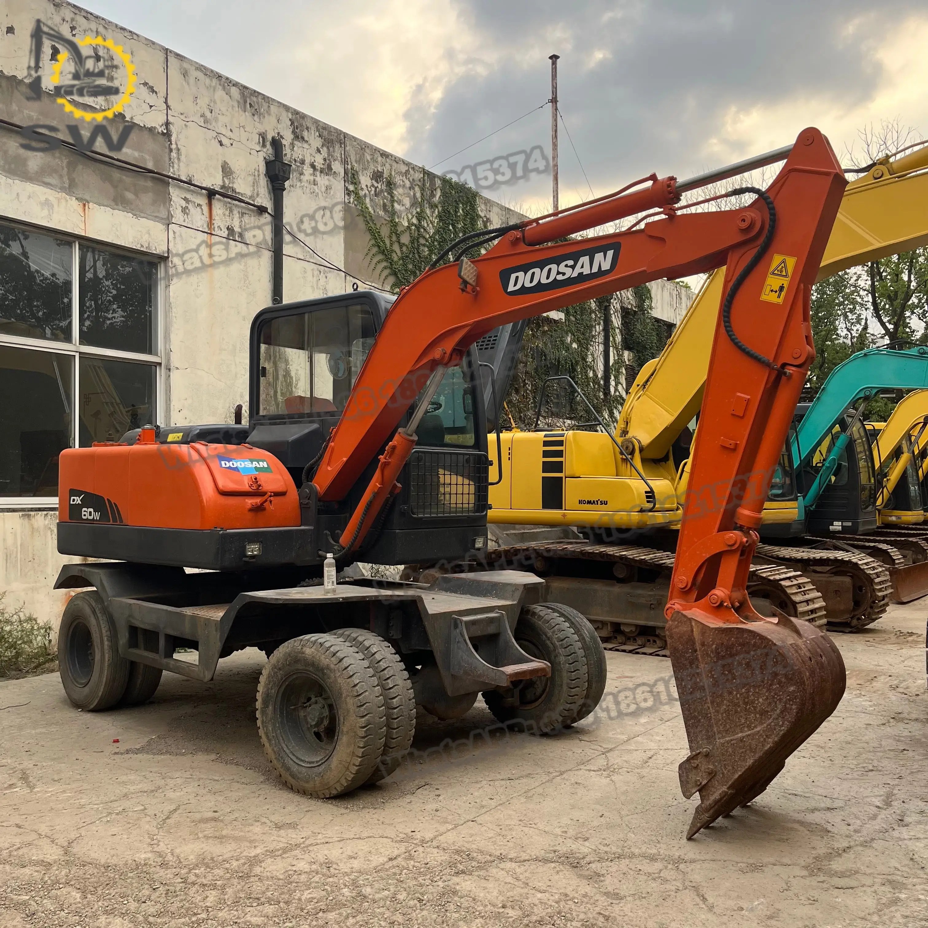 Doosan Dx60 Excavator Machine Used Wheel Excavator Dh60 Dx55 Dx80 With