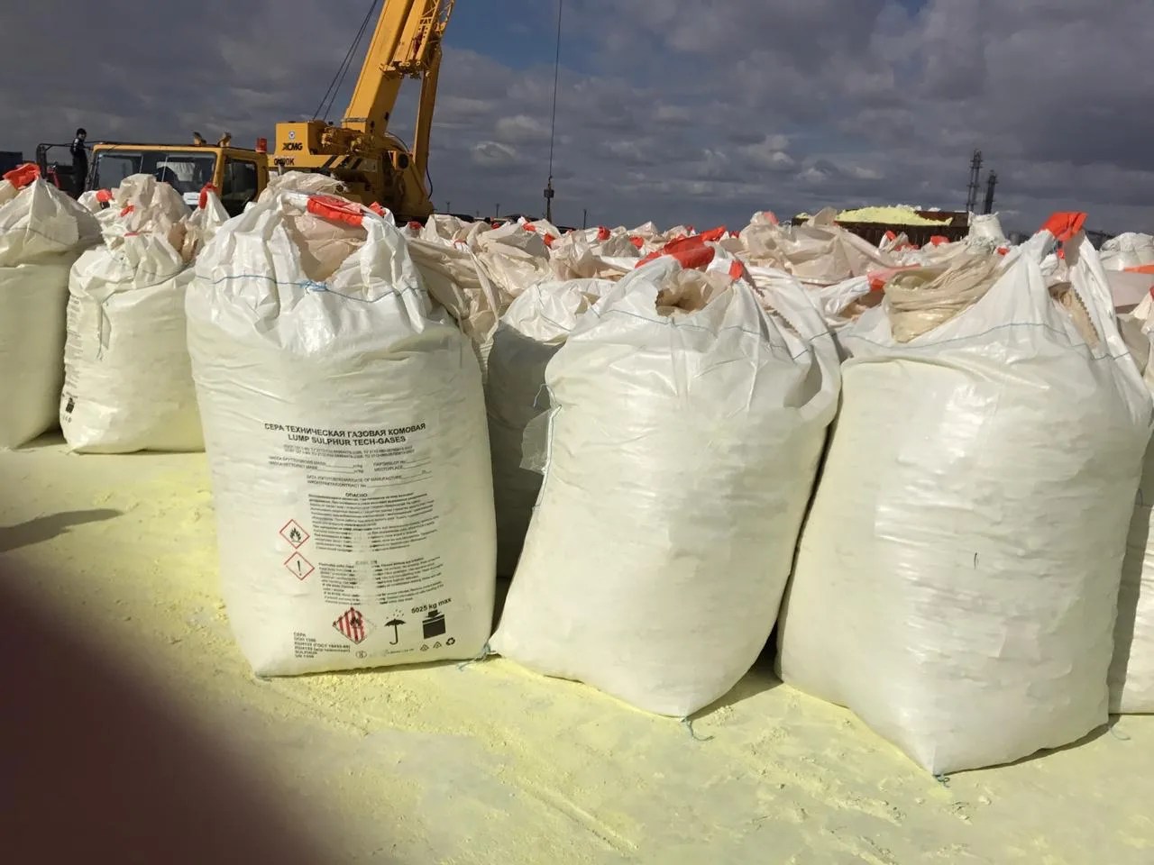 Top Quality Company Supplying Bright Yellow Granule Sulphur For Bulk