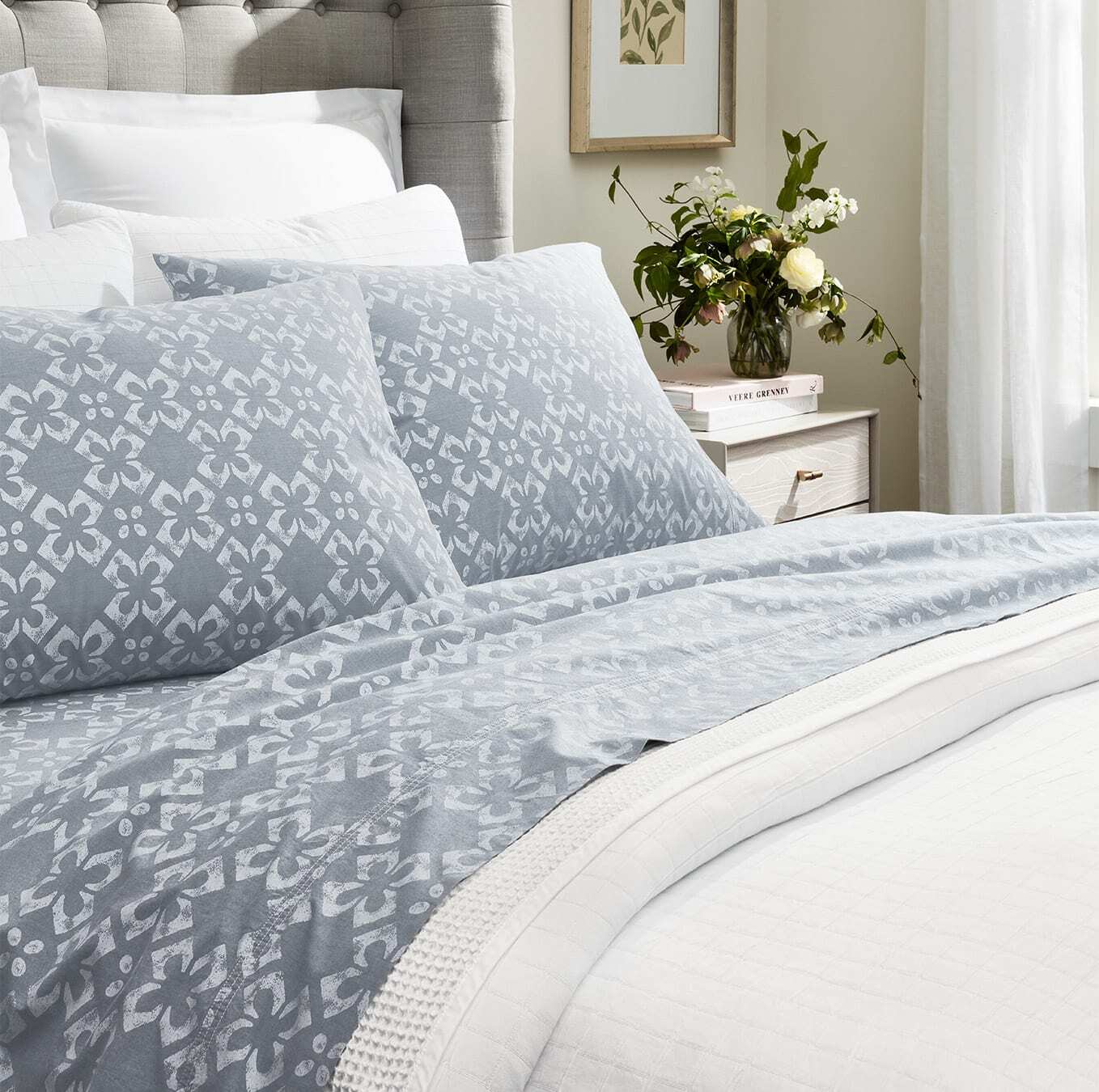 What Color Sheets Go With a White Comforter? » Golden Spike Company