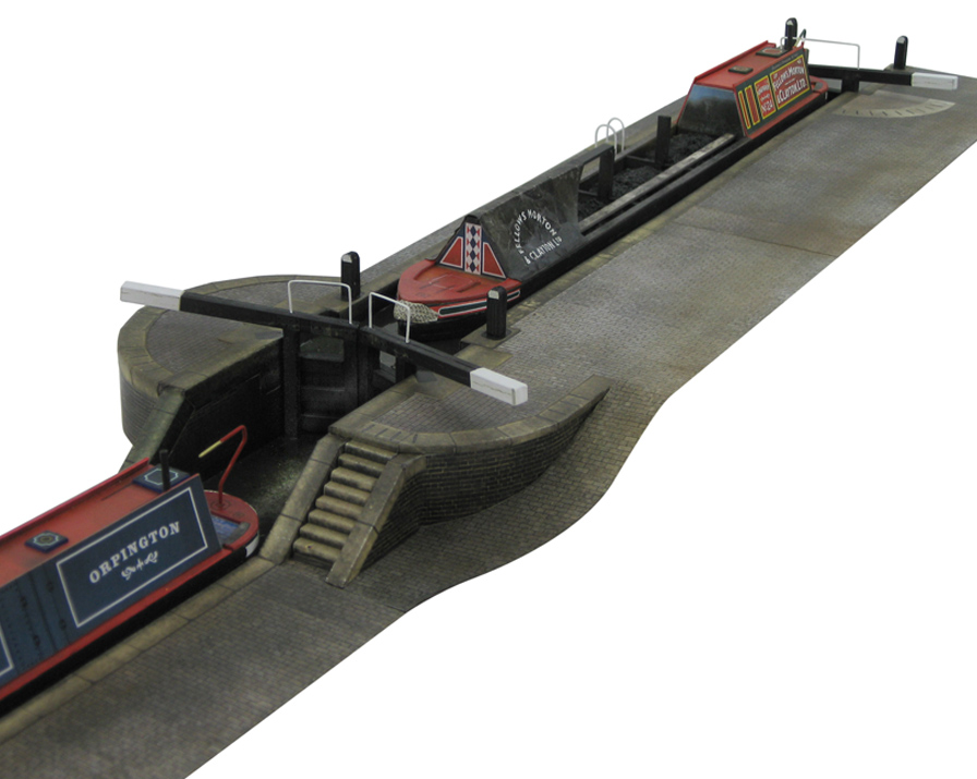 T018 Narrowboats and Lock Scalescenes