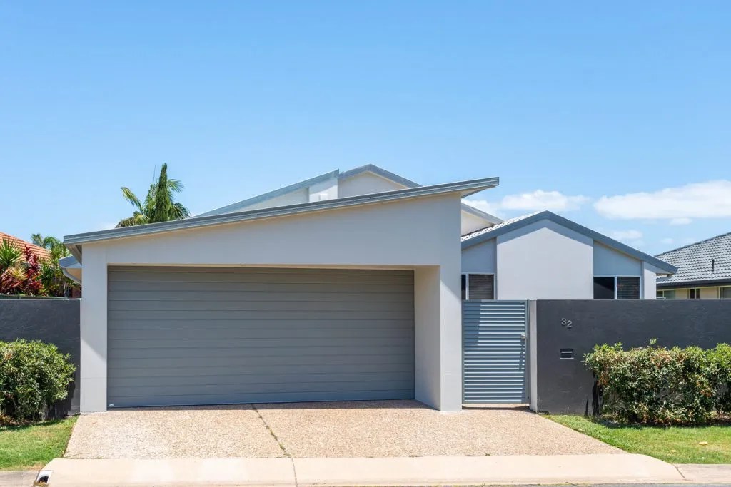 Skillion Roof Carport at Benowa Scally Projects Gold Coast