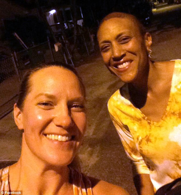 Why did Robin Roberts keep her girlfriend Amber Laign a secret for ten(020)