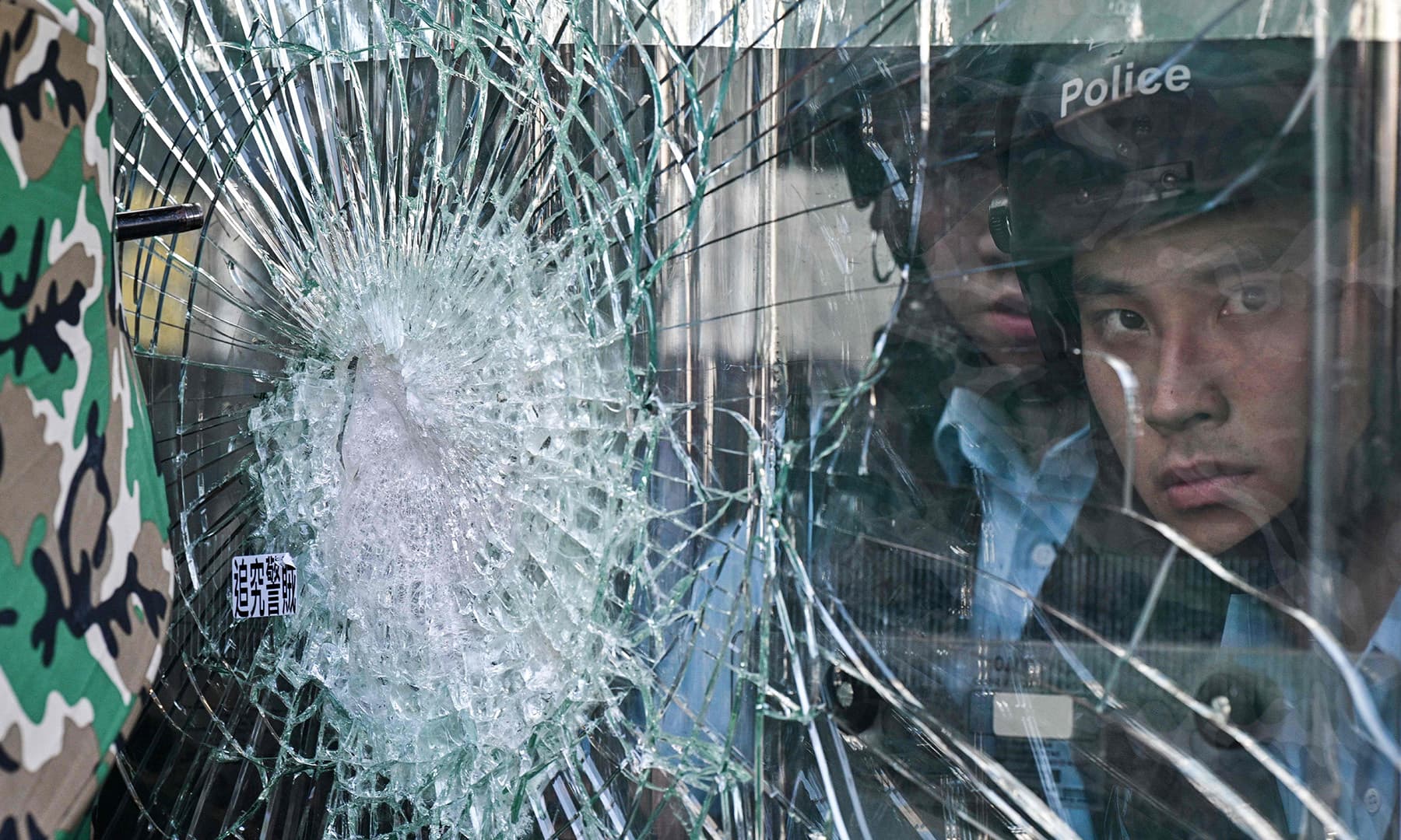 The Swedish consulate general in Hong Kong advice to register if going