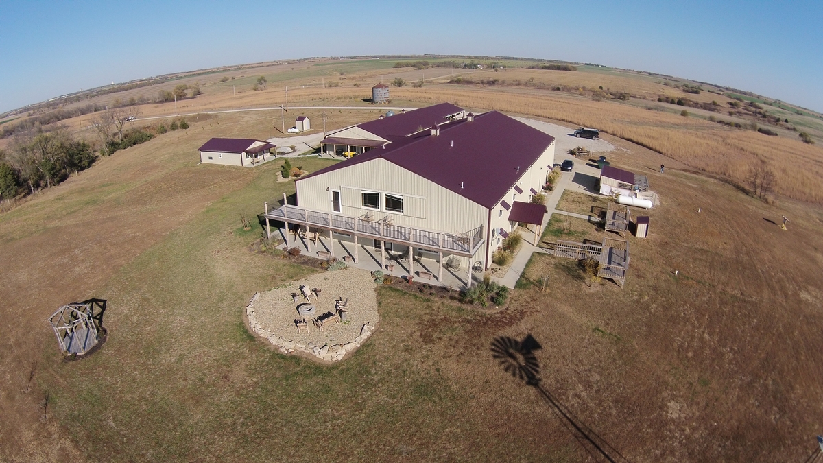 Kansas Hunting Lodge Photos at Scattered Acres Outfitting