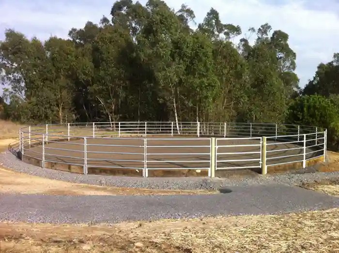 Arenas & Round Pens SC Barns Buildings and Fence