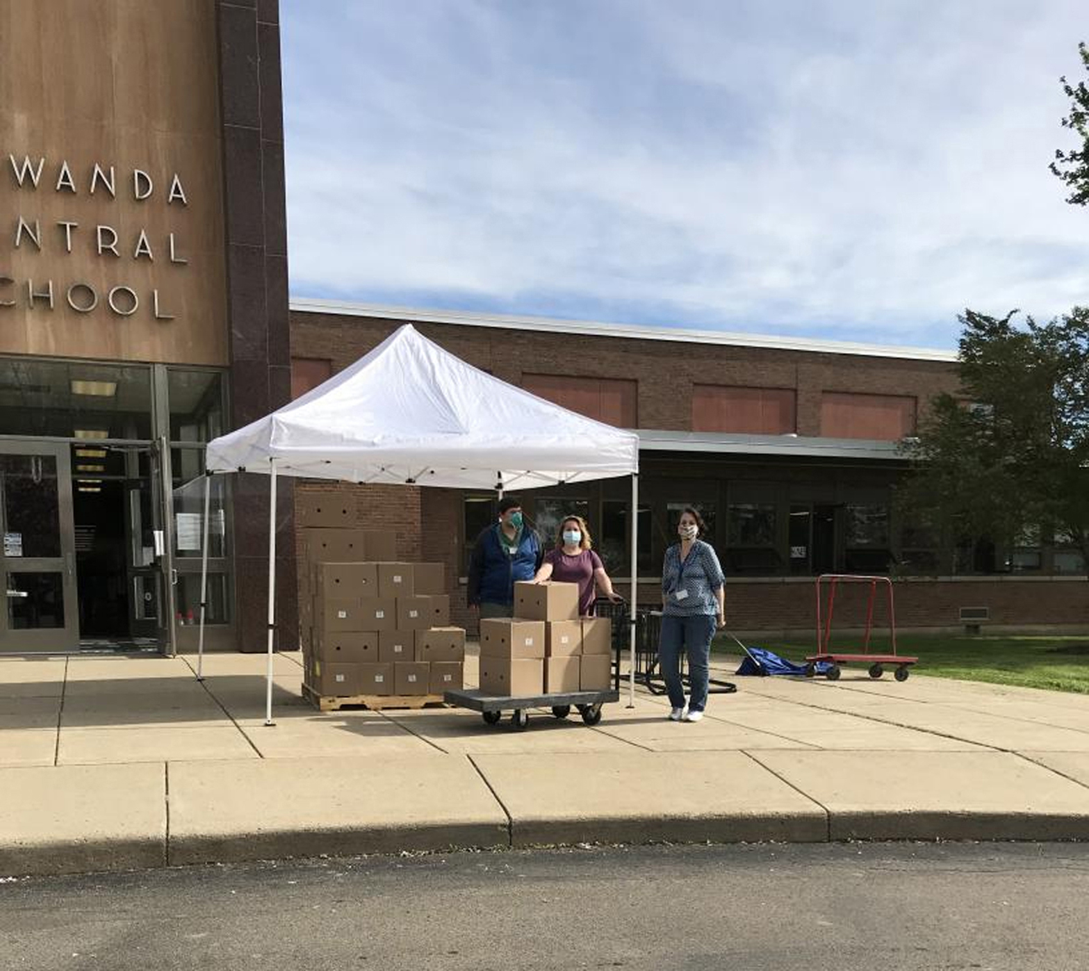 Gowanda Central School gives away 12 tons of produce News, Sports
