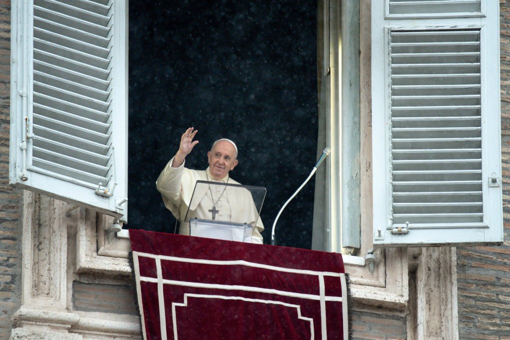 Vatican city (città del vaticano in italian) is an independent city state located in the heart of rome, ruled by the pope (bishop of rome). Vatican City Infomigrants