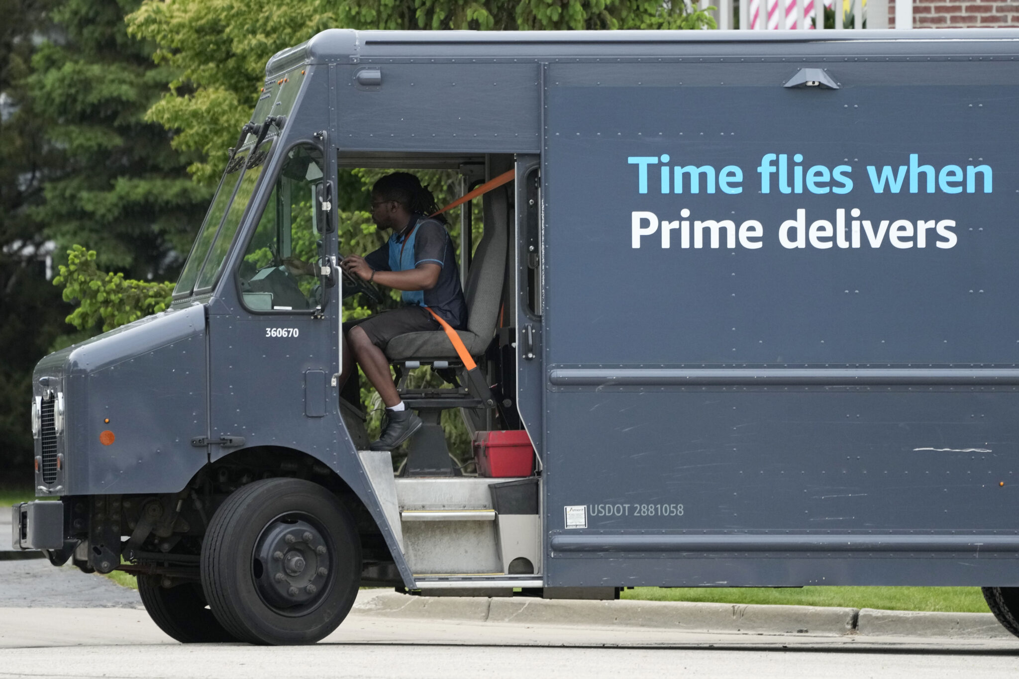 Gas taxes can’t pay for roads much longer, but Amazon deliveries might