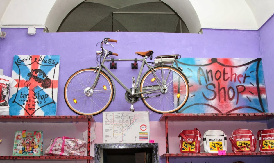 ANOTHER SHOP / ANOTHER BIKE Scendi la bici