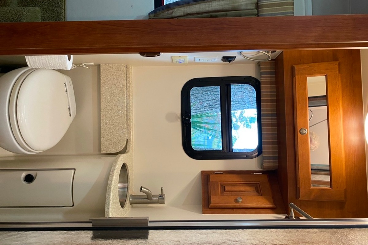 2013 Coach House Platinum II 241 XL Premium Package in Beaufort, SC