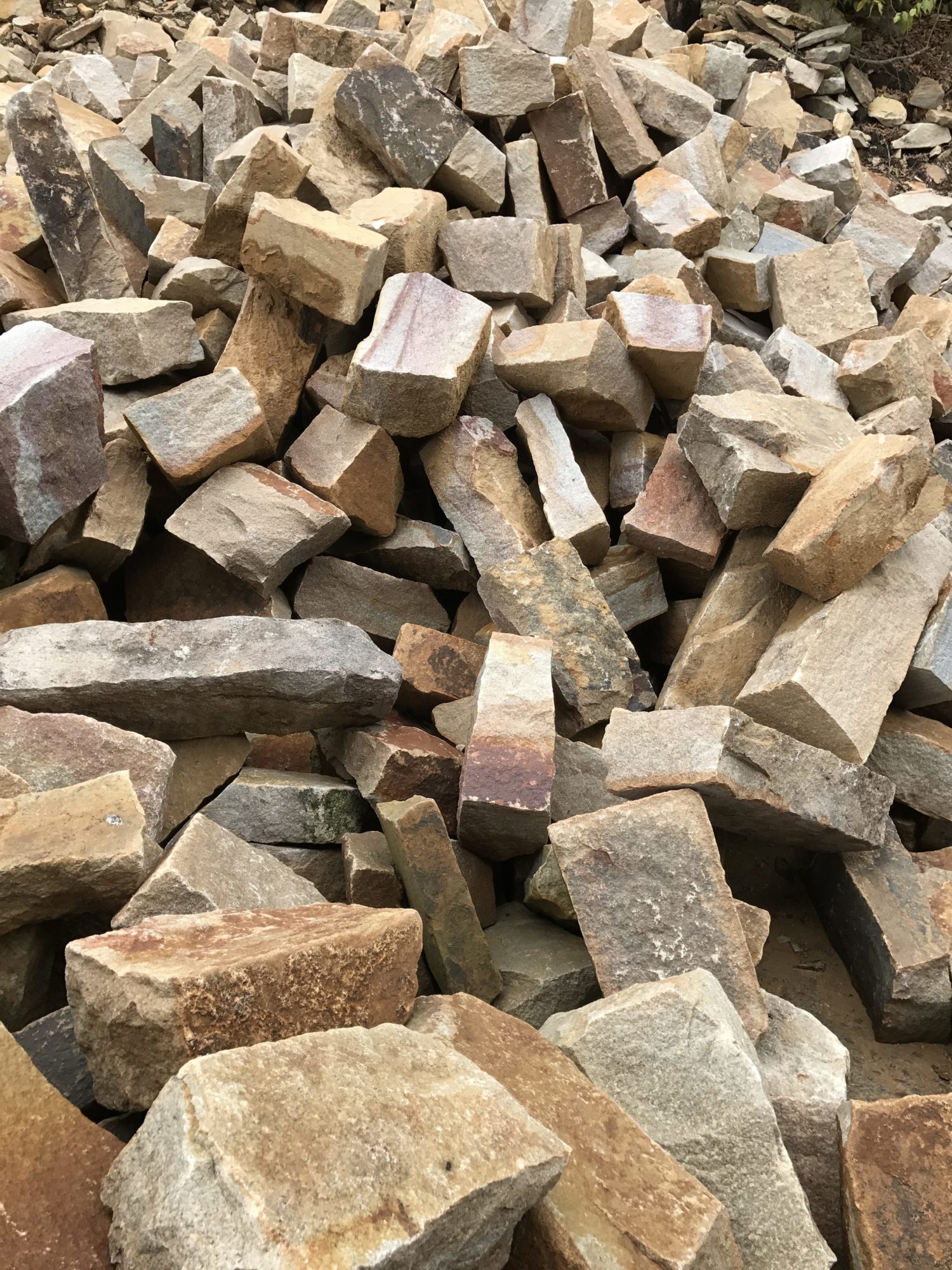 Straight Line Stone Schell Building & Landscaping Stone