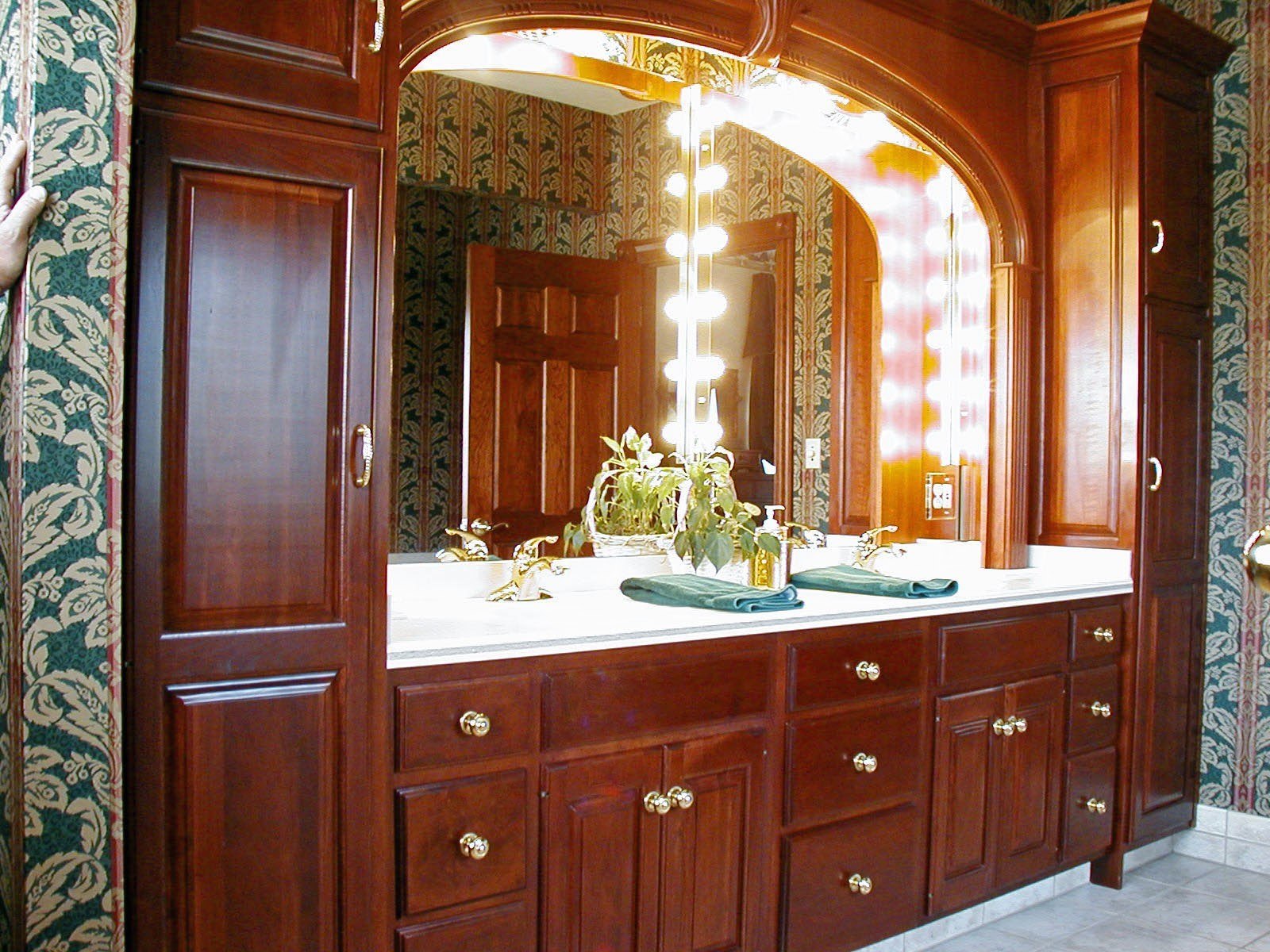 Schmidt Furniture Gallery Bathroom