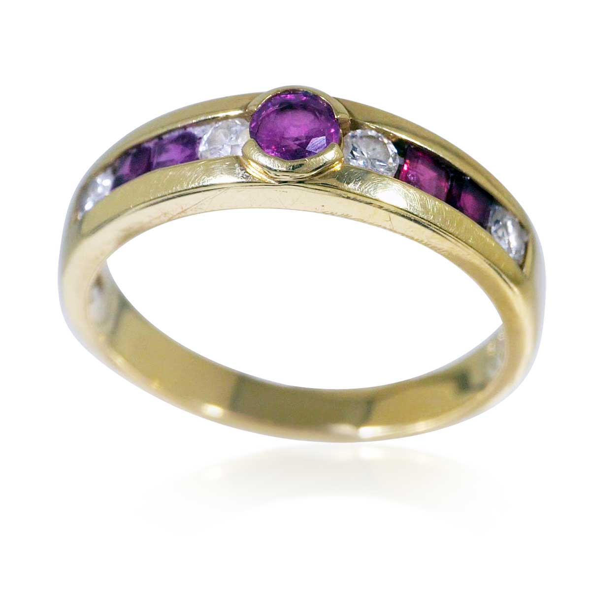 DiamantRubinring mit 0,45ct Diamanten und ovalem, facettierten Rubin 1