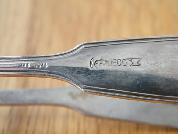 Punze Stempel Prägung bei Silber Besteck und Geschirr Eheringe bei Schmuck Mann Hamburg