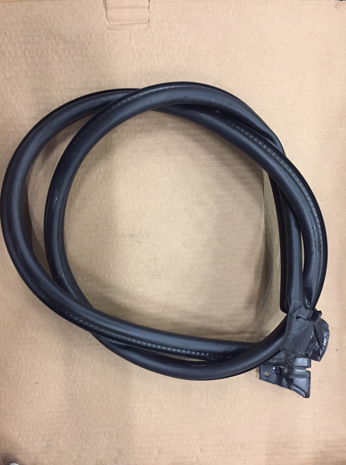 Mercedes Benz Sprinter W906 Rear Door Central Seal Scholes Trading