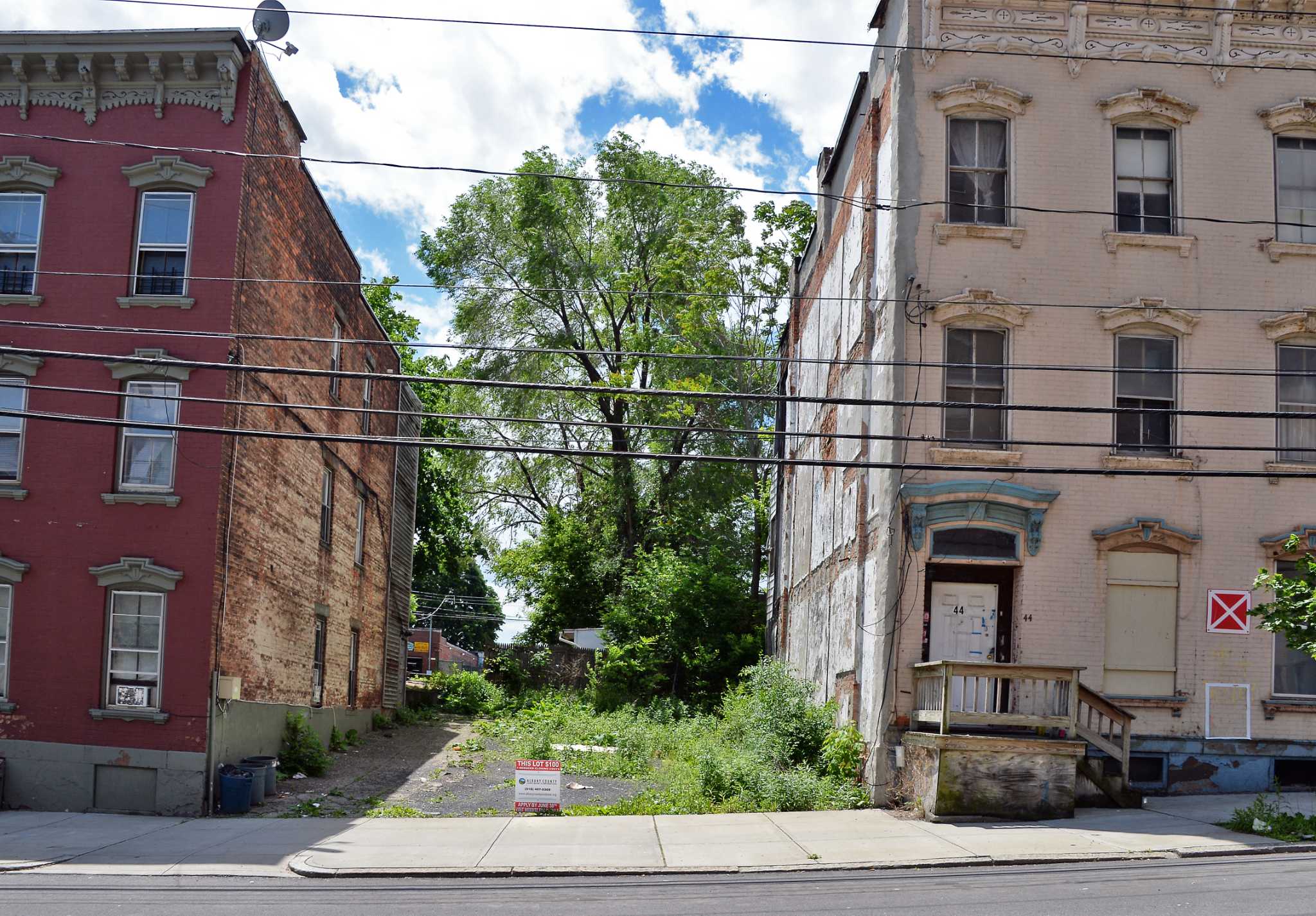 Neighbourhood Abandonment in the American Rust Belt School of Cities