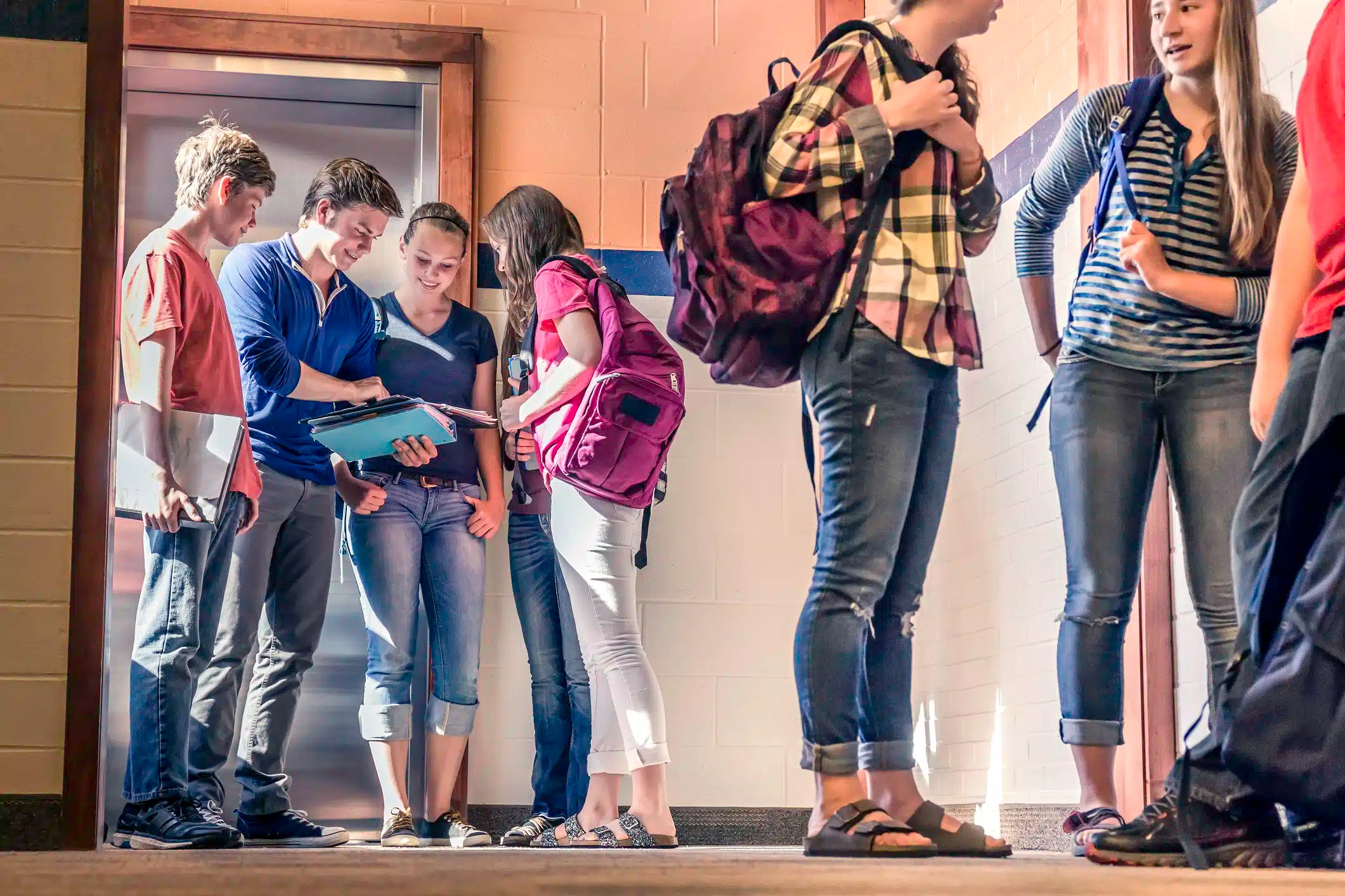Essay Pros and Cons of a Dress Code in Schools SchoolWorkHelper