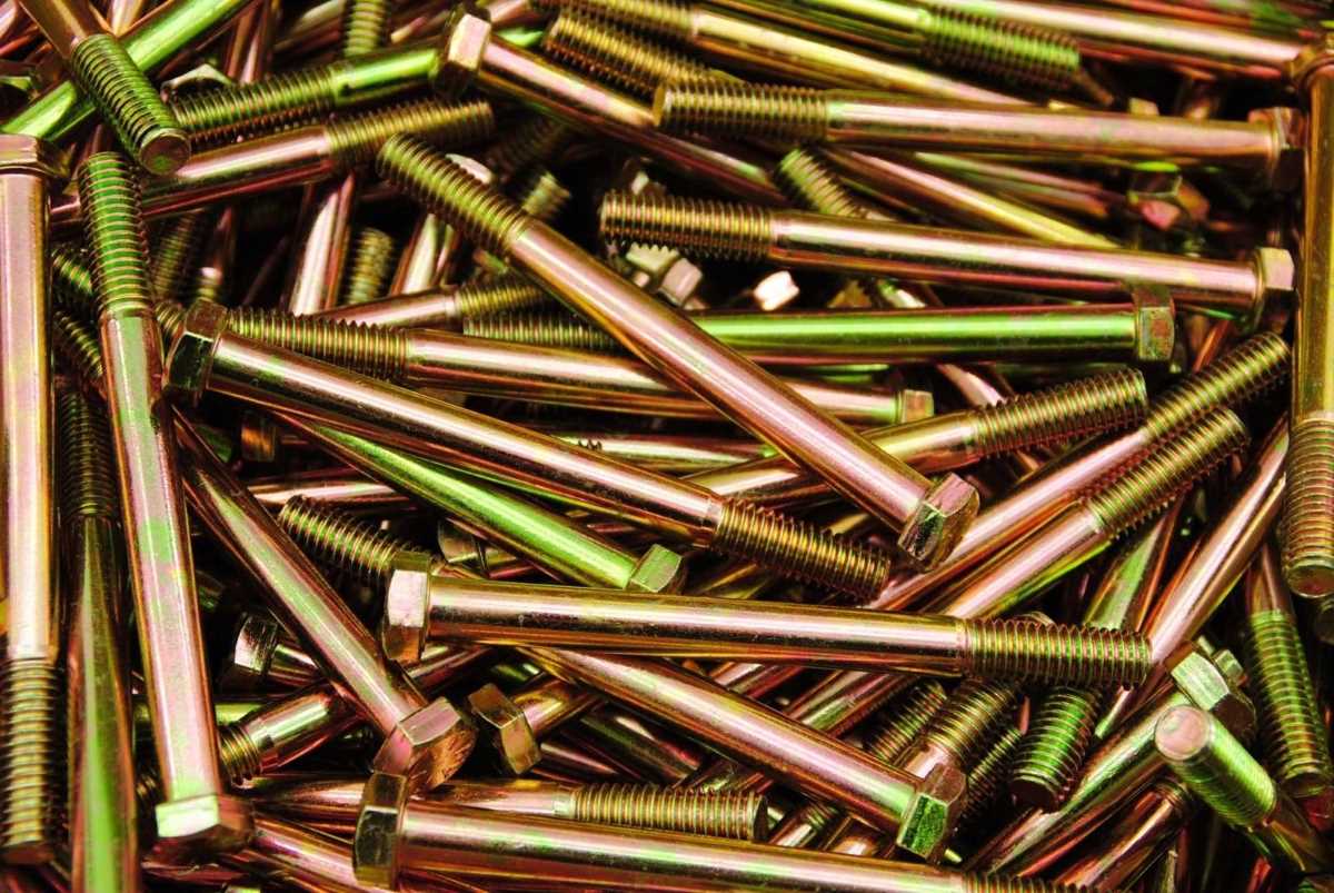 Schrauben M5 - Stahl blank, schwarz, gelb, verzinkt & Edelstahl