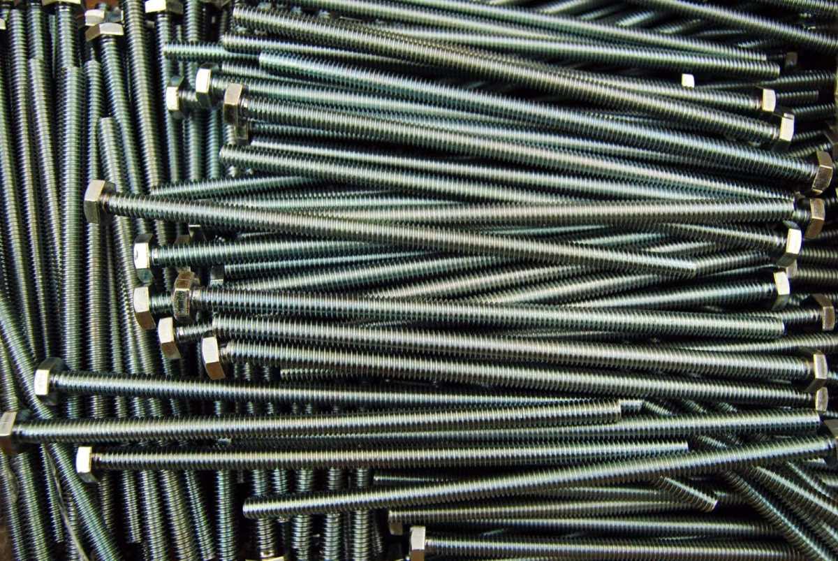 Schrauben M6 - Stahl blank, schwarz, gelb, verzinkt & Edelstahl