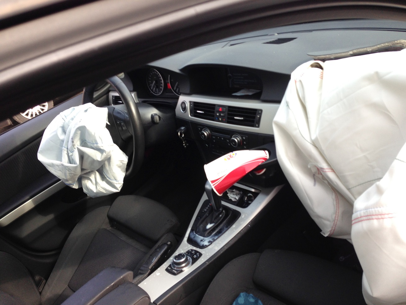 Auffahrunfall mit Airbag auslösung (Bilder hinzugefügt) E90 E91 E92