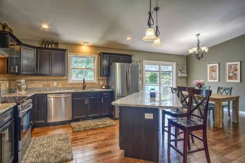 MEEKS CONSTRUCTION • Schupp Real Estate