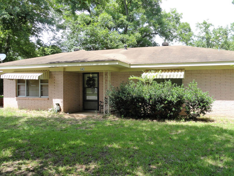 2 Bedroom, 2 Bathroom, Brick House, Centerville ISD Schwab Realty